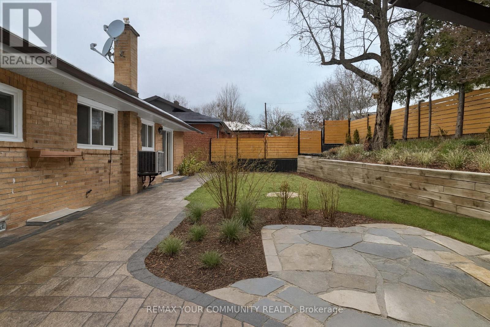 Main Floor - 20 Burnview Crescent, Toronto (Woburn), Ontario  M1H 1B5 - Photo 11 - E12765180