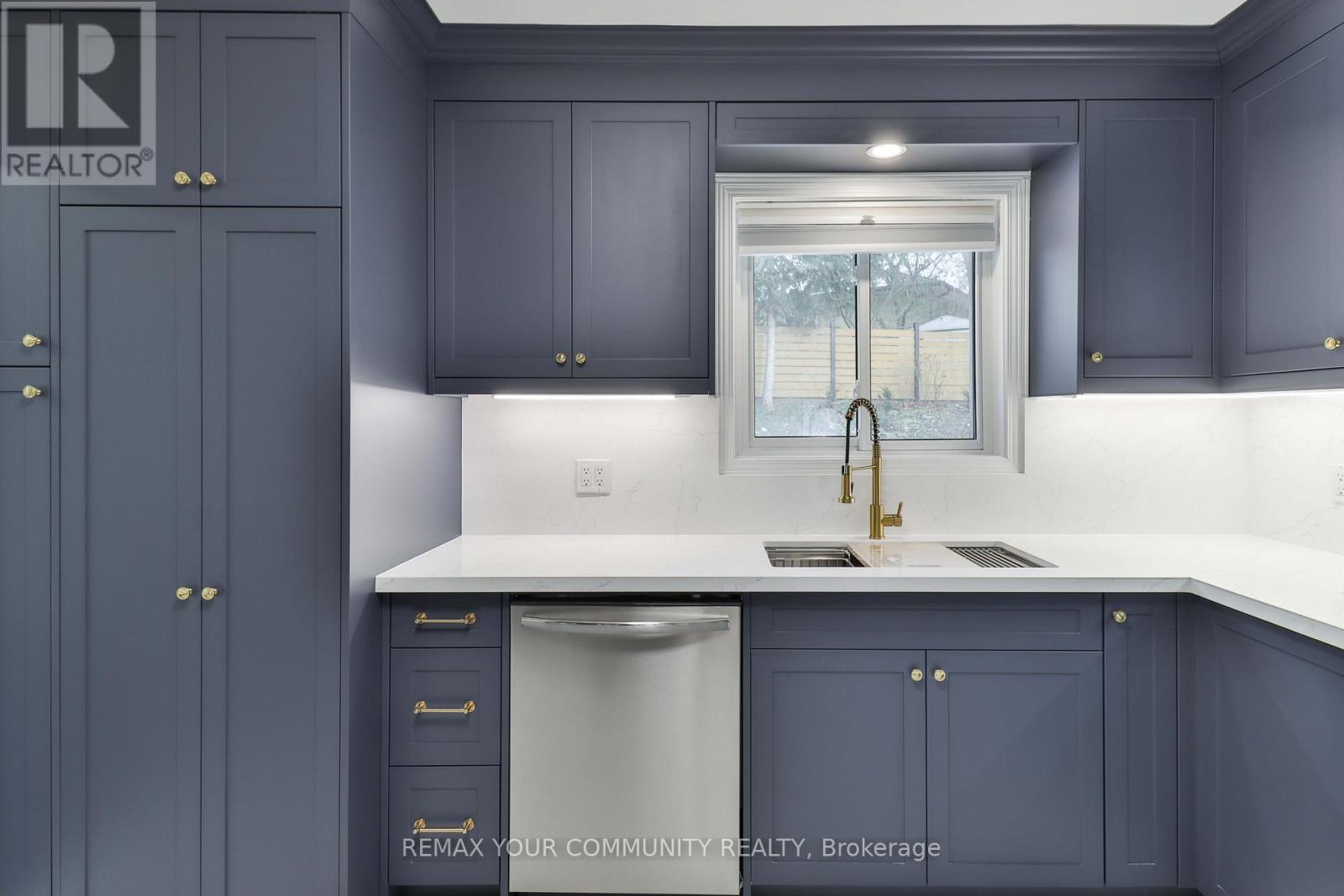 Main Floor - 20 Burnview Crescent, Toronto (Woburn), Ontario  M1H 1B5 - Photo 6 - E12765180