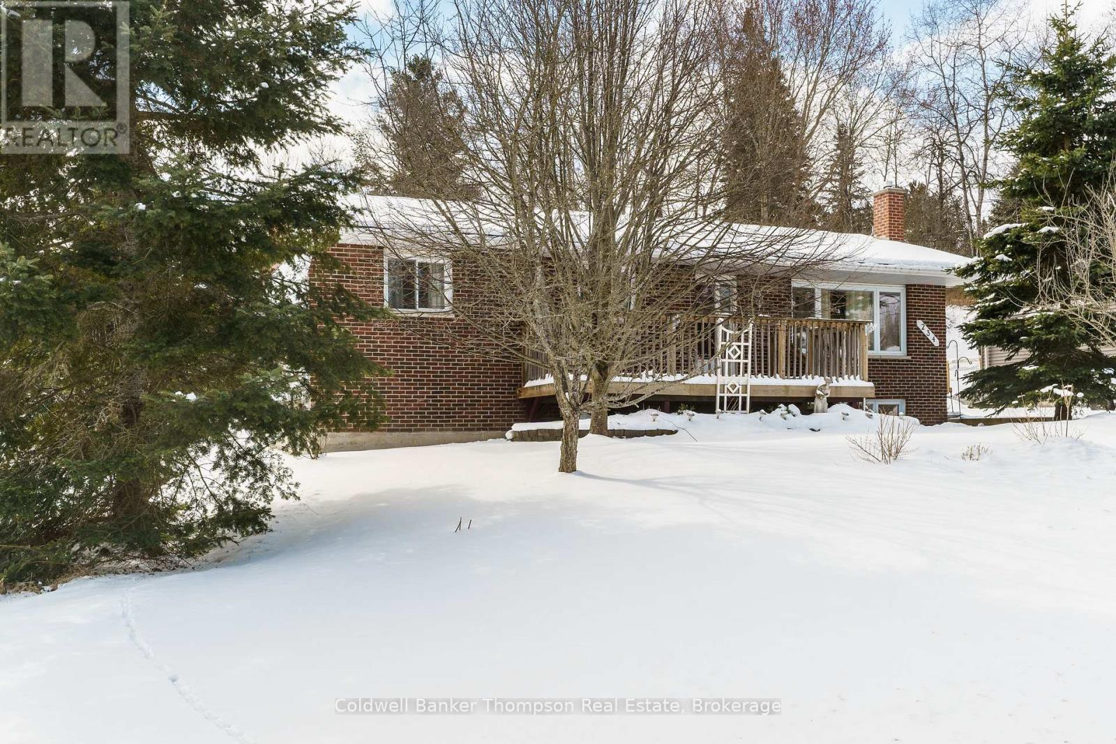 234 Yonge Street, Burk's Falls, Ontario  P0A 1C0 - Photo 3 - X12078423