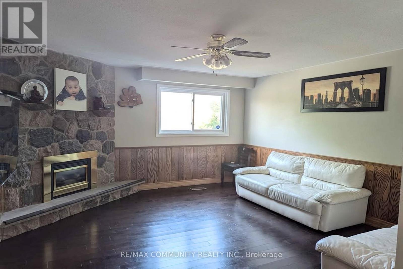 81 Oxford Street, Richmond Hill (Mill Pond), Ontario  L4C 4L6 - Photo 10 - N12765074