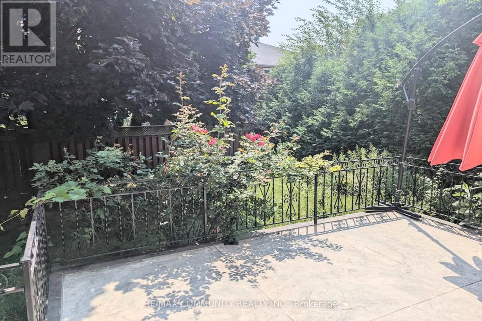 81 Oxford Street, Richmond Hill (Mill Pond), Ontario  L4C 4L6 - Photo 9 - N12765074