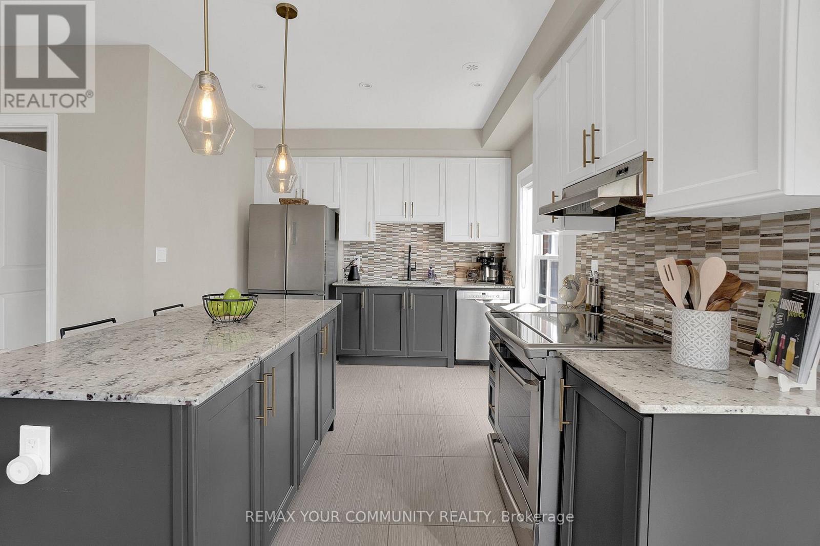 8 - 10060 Keele Street, Vaughan, Ontario  L6A 4V6 - Photo 4 - N12763724