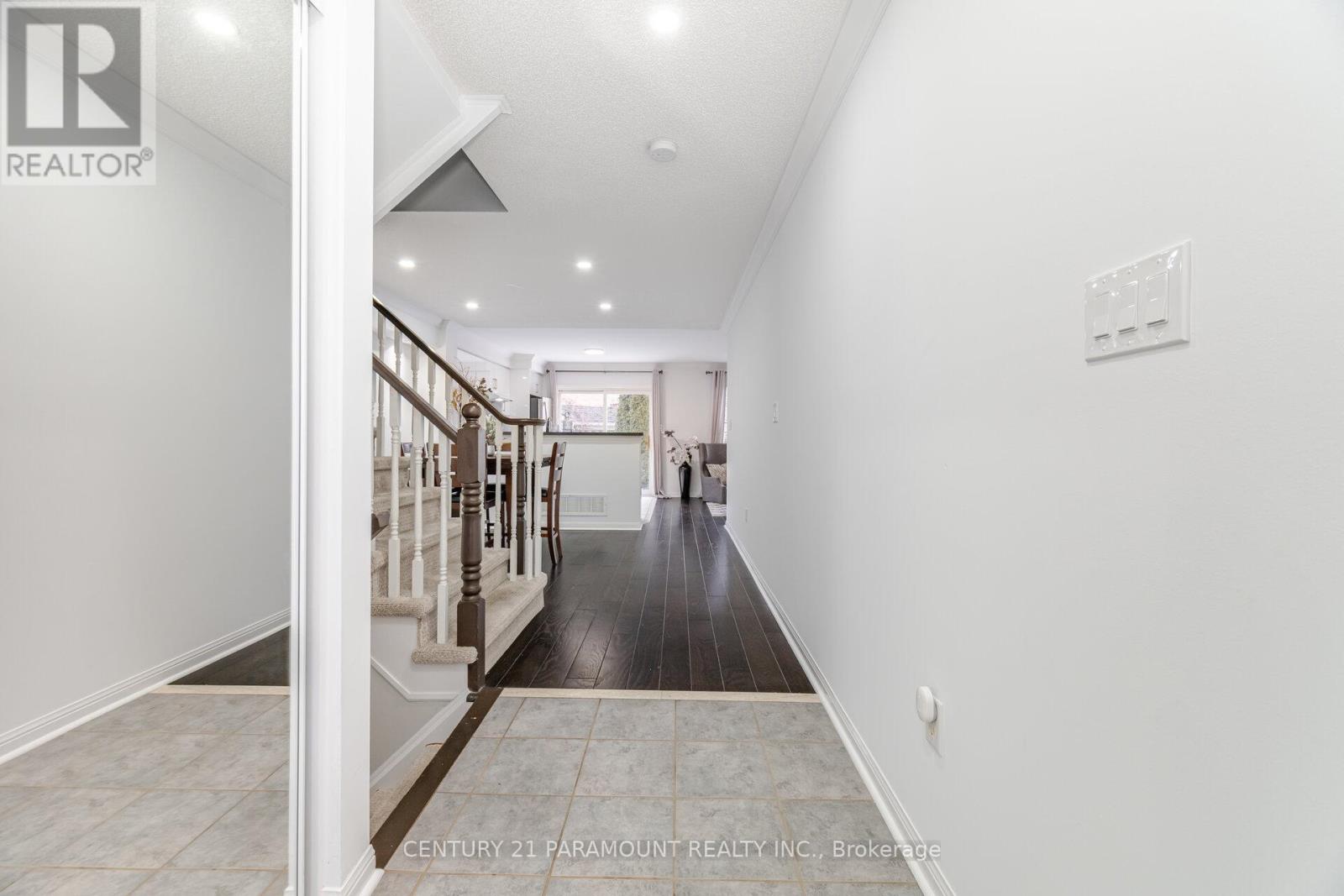 2159 Baronwood Drive, Oakville (Wm Westmount), Ontario  L6M 4S4 - Photo 6 - W12765076