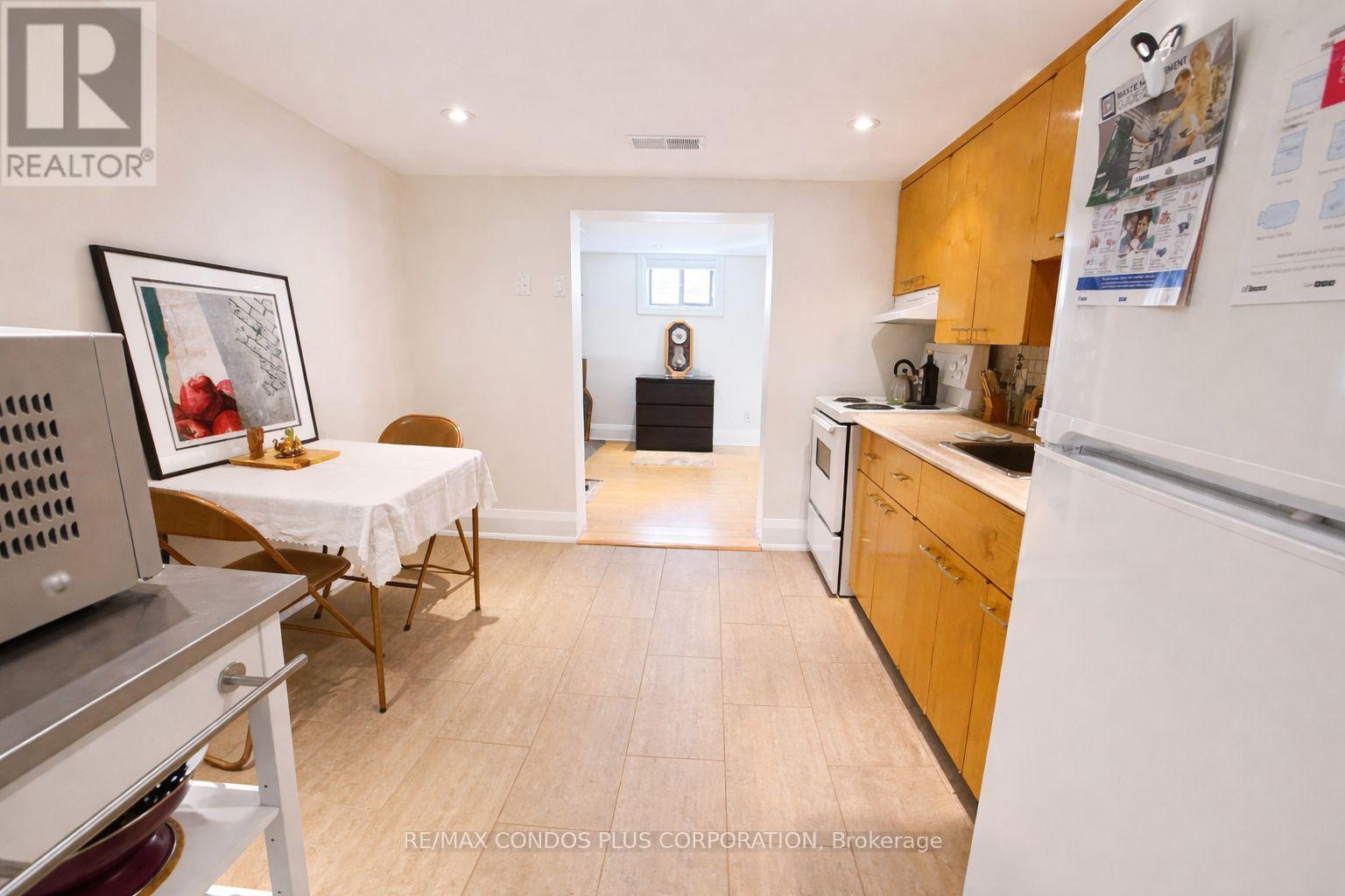 Lower Level - 32 Harrow Drive, Toronto (Brookhaven-Amesbury), Ontario  M6M 2X3 - Photo 5 - W12765100