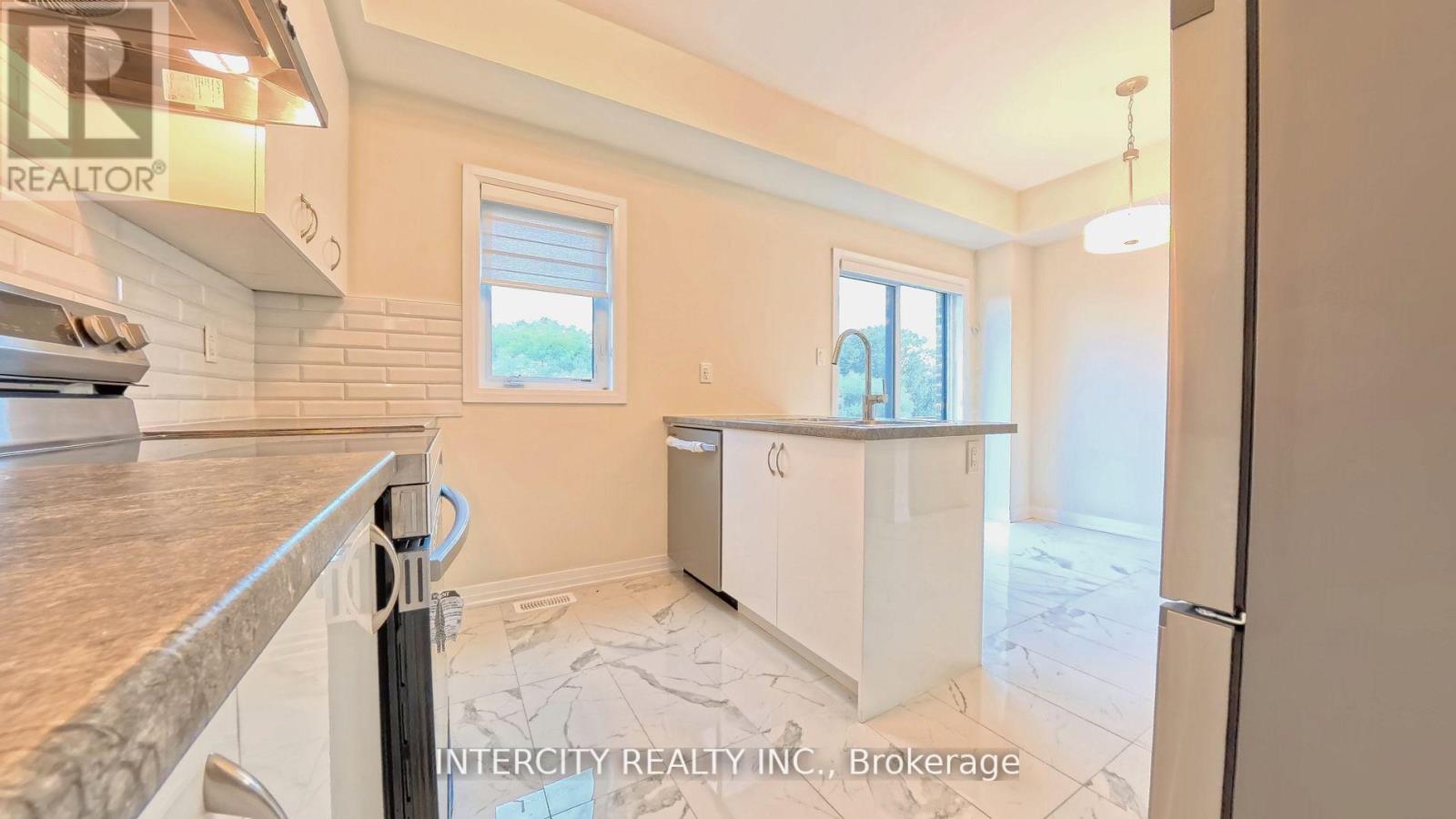 76 Fieldridge Crescent, Brampton (Sandringham-Wellington North), Ontario  L6R 4G6 - Photo 8 - W12765166