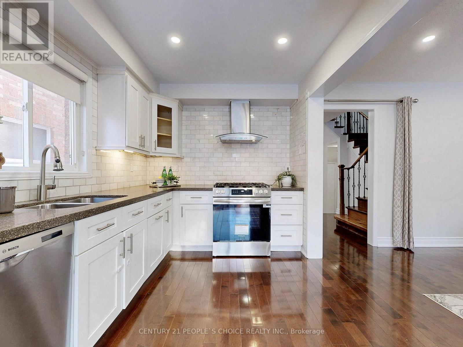 6607 Skipper Way, Mississauga (Meadowvale Village), Ontario  L5W 1P8 - Photo 8 - W12765168