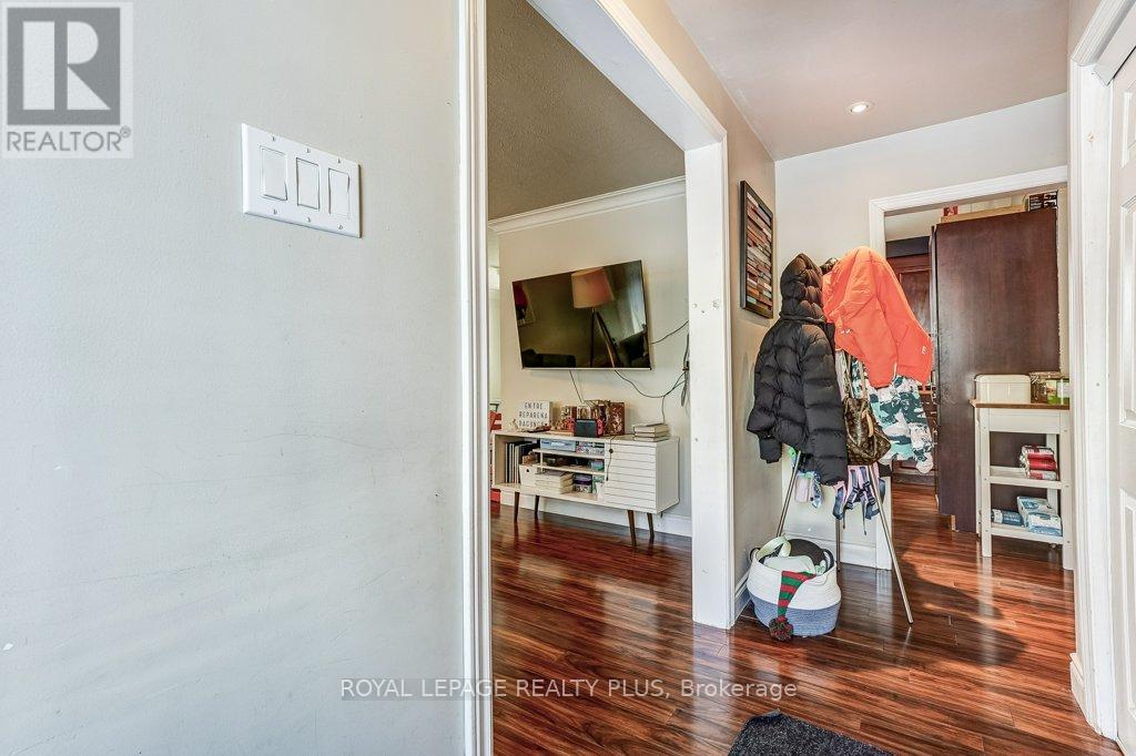 1980 Hartland Drive, Mississauga, Ontario  L5J 1M6 - Photo 6 - W12765178