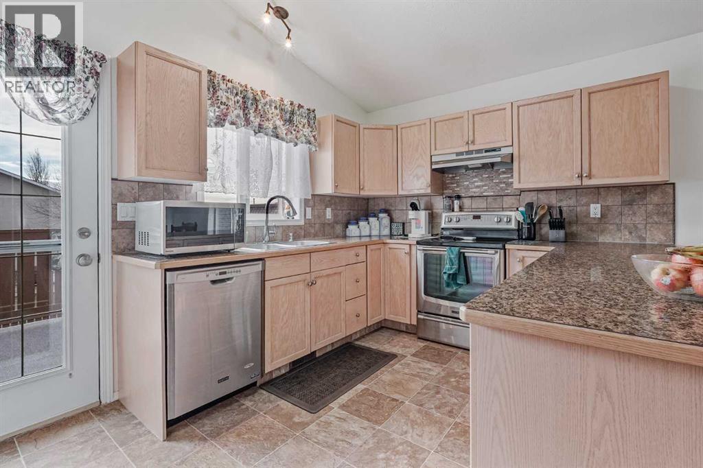 50 Peigan Court W, Lethbridge, Alberta  T1K 7K6 - Photo 11 - A2282684