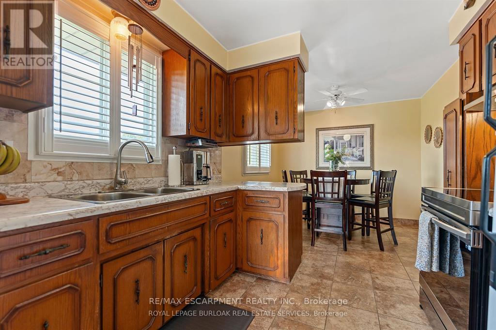 299 Eastdale Boulevard, Hamilton (Stoney Creek), Ontario  L8E 3W9 - Photo 14 - X12765098