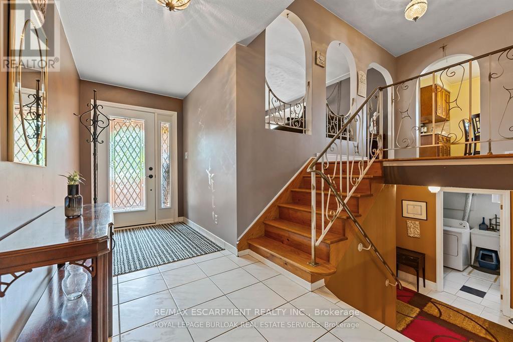 299 Eastdale Boulevard, Hamilton (Stoney Creek), Ontario  L8E 3W9 - Photo 5 - X12765098