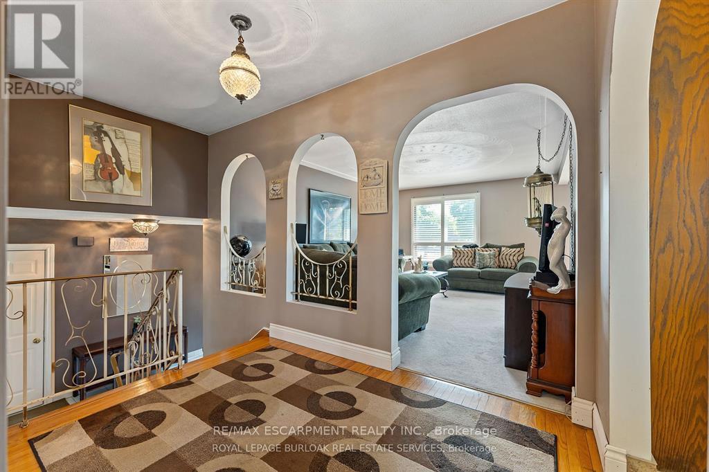 299 Eastdale Boulevard, Hamilton (Stoney Creek), Ontario  L8E 3W9 - Photo 6 - X12765098