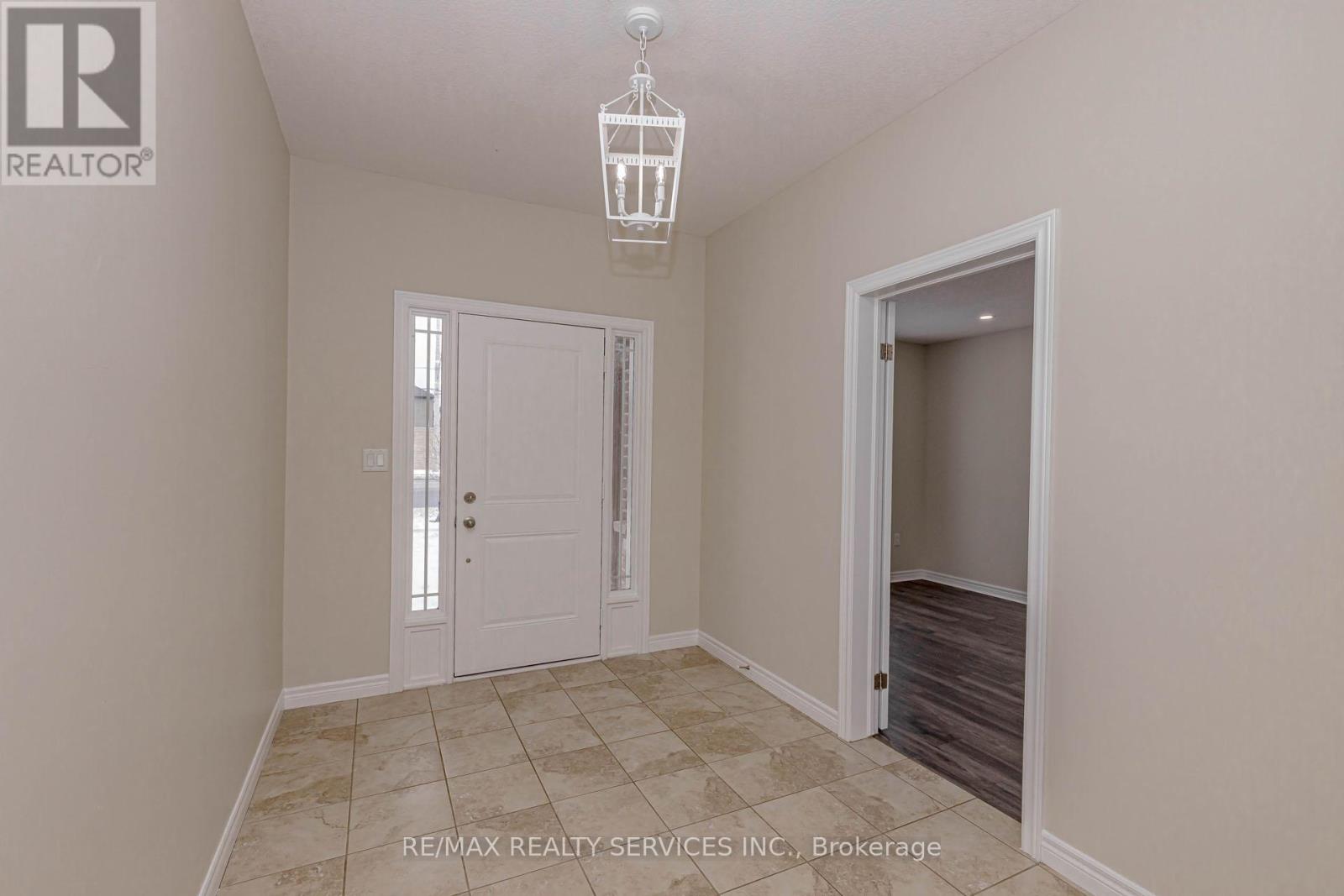 41 Crossings Way N, Hamilton (Stoney Creek), Ontario  L0R 1P0 - Photo 11 - X12765146