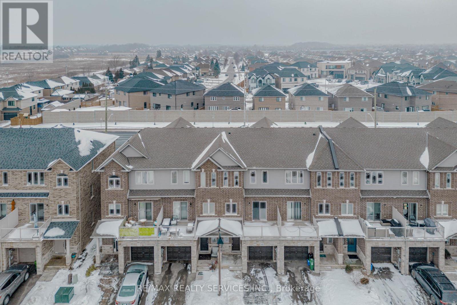 41 Crossings Way N, Hamilton (Stoney Creek), Ontario  L0R 1P0 - Photo 2 - X12765146