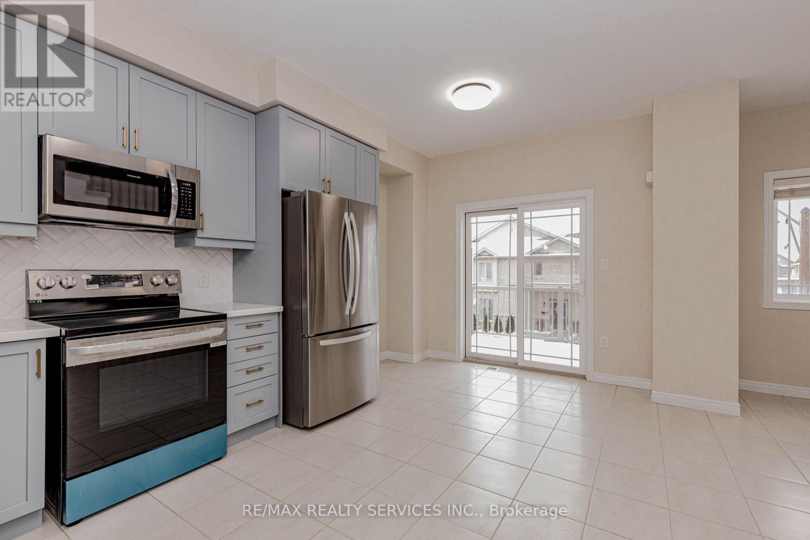 41 Crossings Way N, Hamilton (Stoney Creek), Ontario  L0R 1P0 - Photo 23 - X12765146