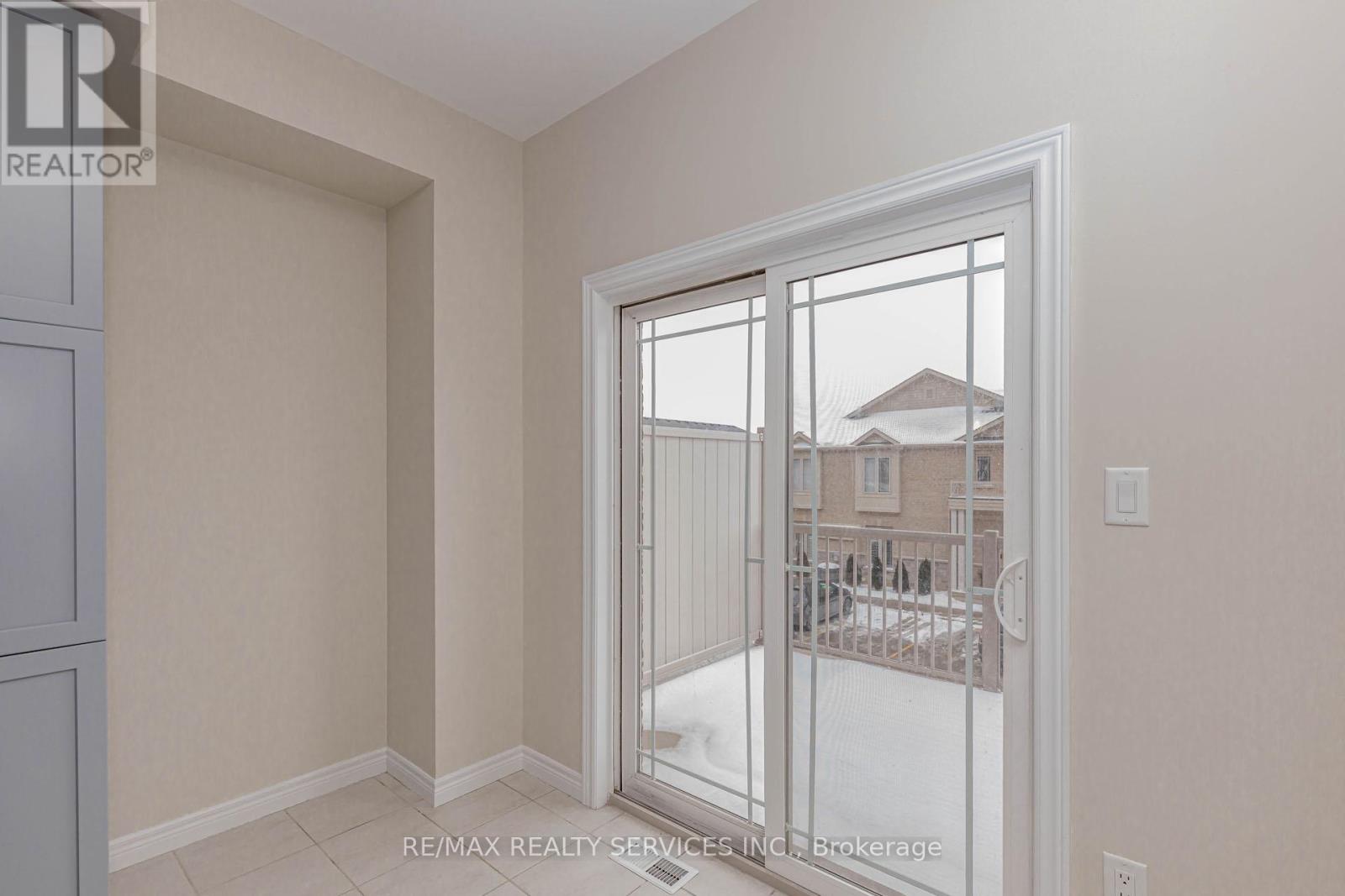 41 Crossings Way N, Hamilton (Stoney Creek), Ontario  L0R 1P0 - Photo 26 - X12765146