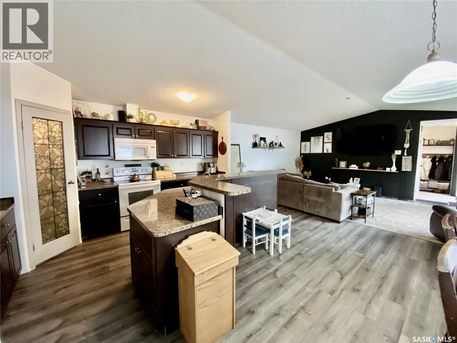 114 3 STREET E, Carnduff, Saskatchewan