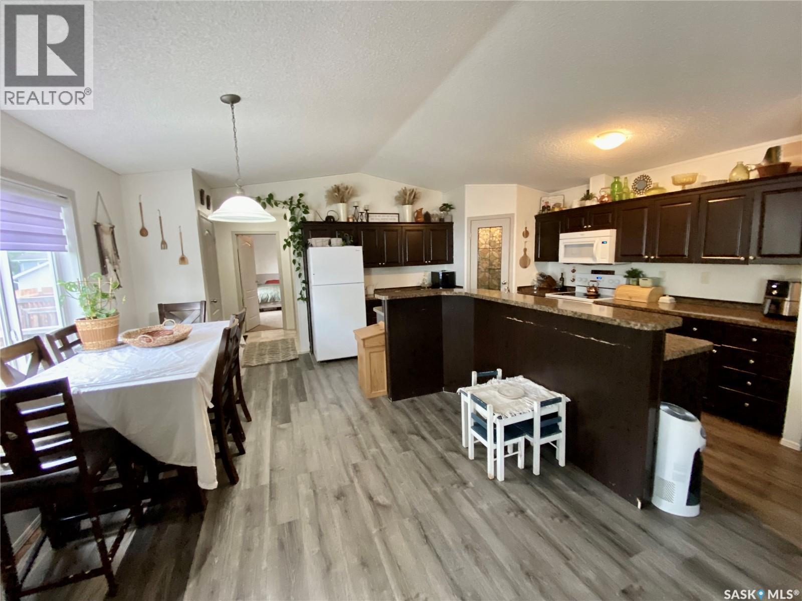 114 3 Street E, Carnduff, Saskatchewan  S0C 0S0 - Photo 5 - SK008308