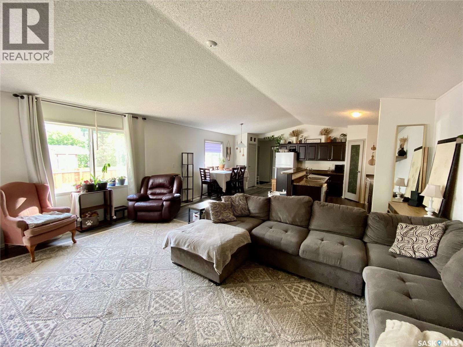 114 3 Street E, Carnduff, Saskatchewan  S0C 0S0 - Photo 2 - SK008308