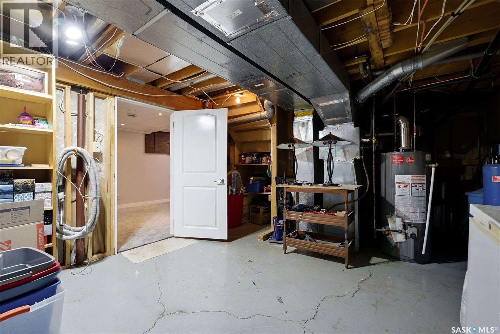 1243 James Crescent, Regina, Saskatchewan  S4N 6A4 - Photo 35 - SK027900