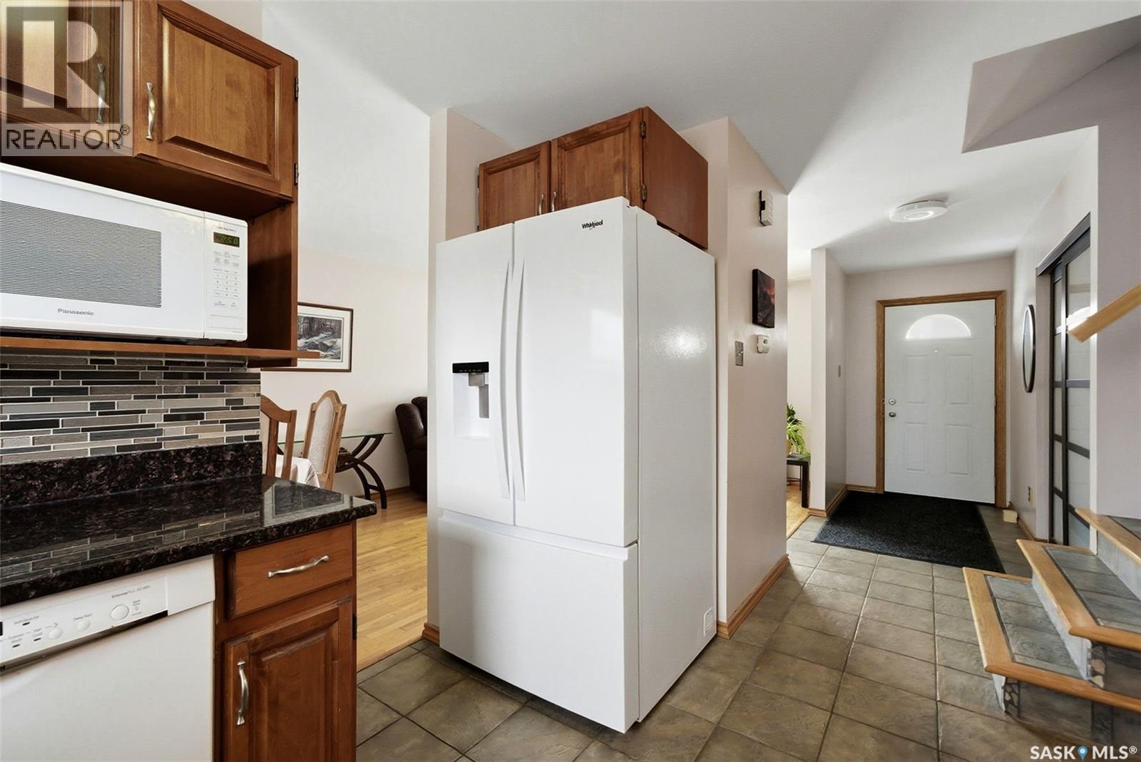 1243 James Crescent, Regina, Saskatchewan  S4N 6A4 - Photo 9 - SK027900