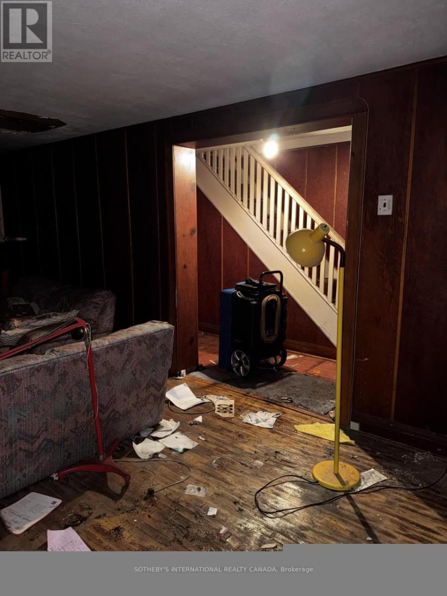 153 Glen Cedar Road, Toronto, Ontario  M6C 3G6 - Photo 4 - C12412584