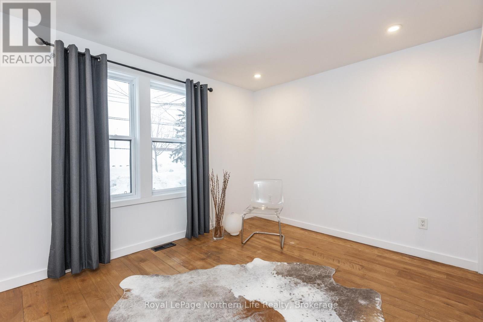 883 Memorial Drive, North Bay (Ferris), Ontario  P1A 1X9 - Photo 18 - X12765132