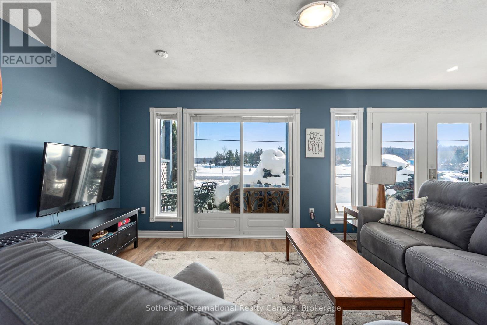 604 Champlain Road, Tiny, Ontario  L9M 0C2 - Photo 10 - S12765292