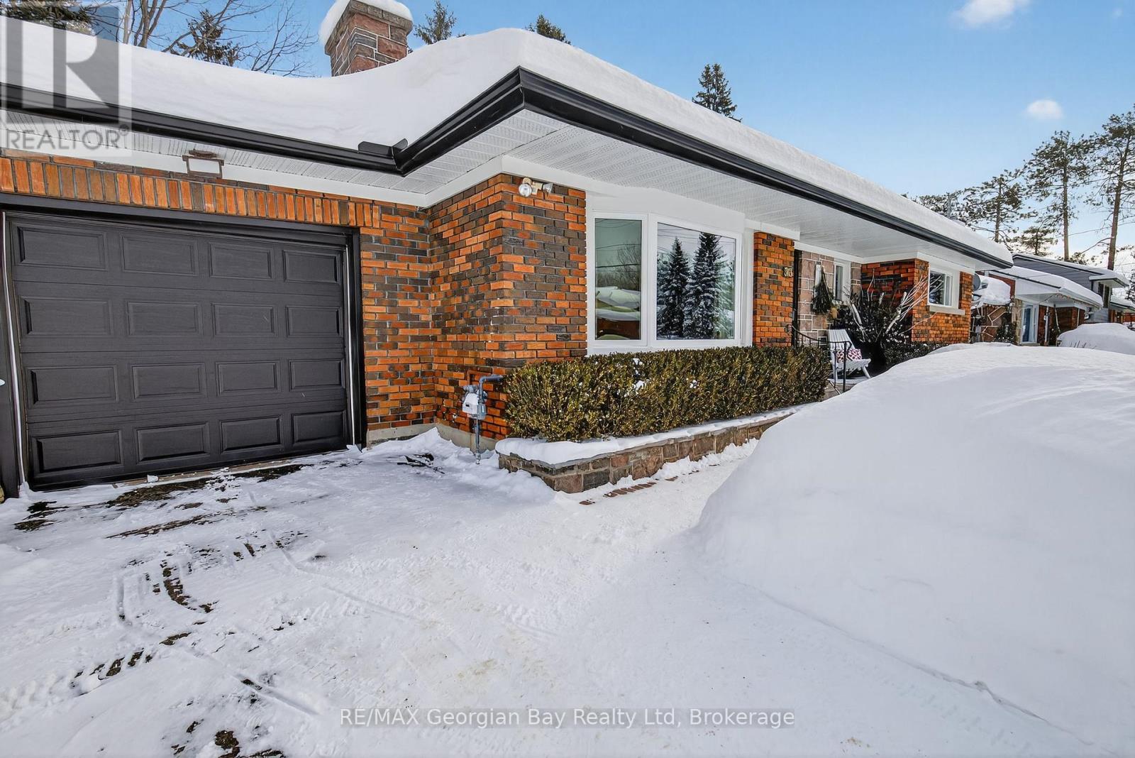 303 Seventh Street E, Midland, Ontario  L4R 4A1 - Photo 2 - S12765376