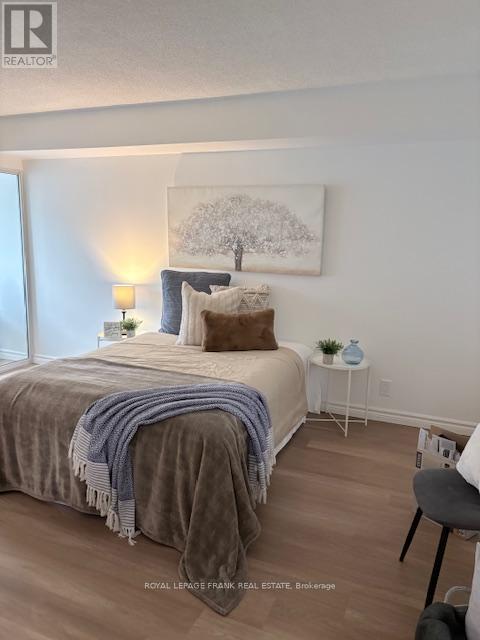 1702 - 717 Bay Street, Toronto (Bay Street Corridor), Ontario  M5G 2J9 - Photo 4 - C12765404