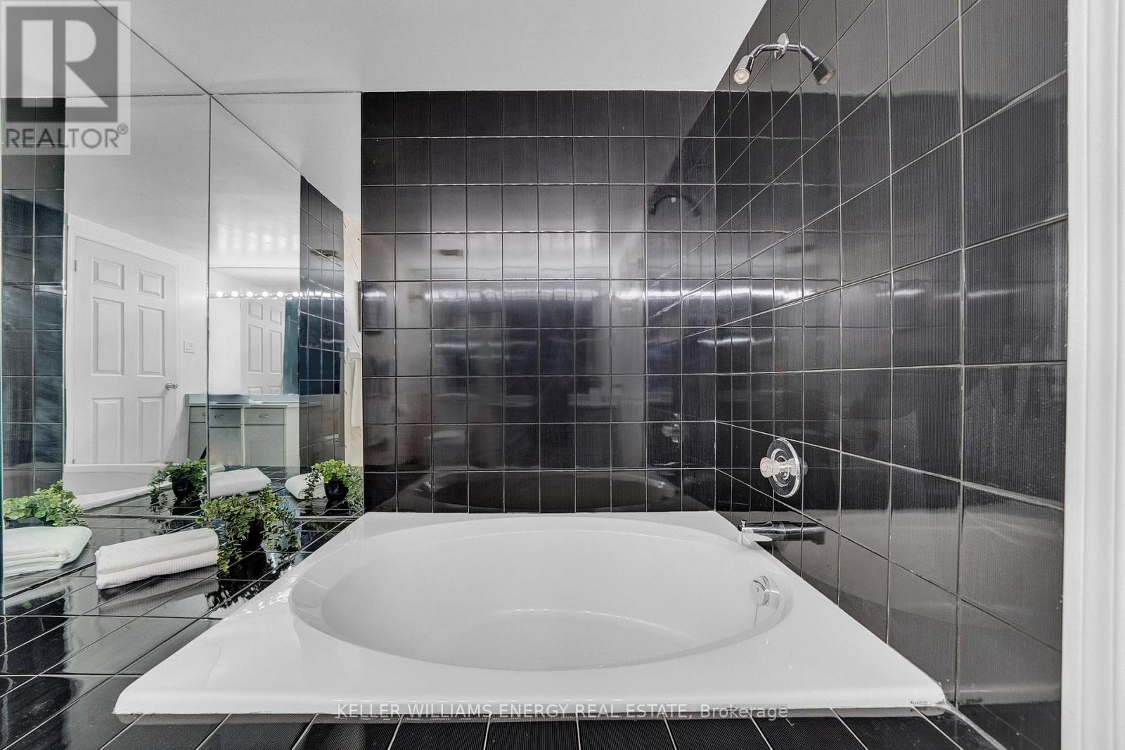 302 - 80 Athol Street E, Oshawa (Central), Ontario  L1H 8B7 - Photo 20 - E12765284