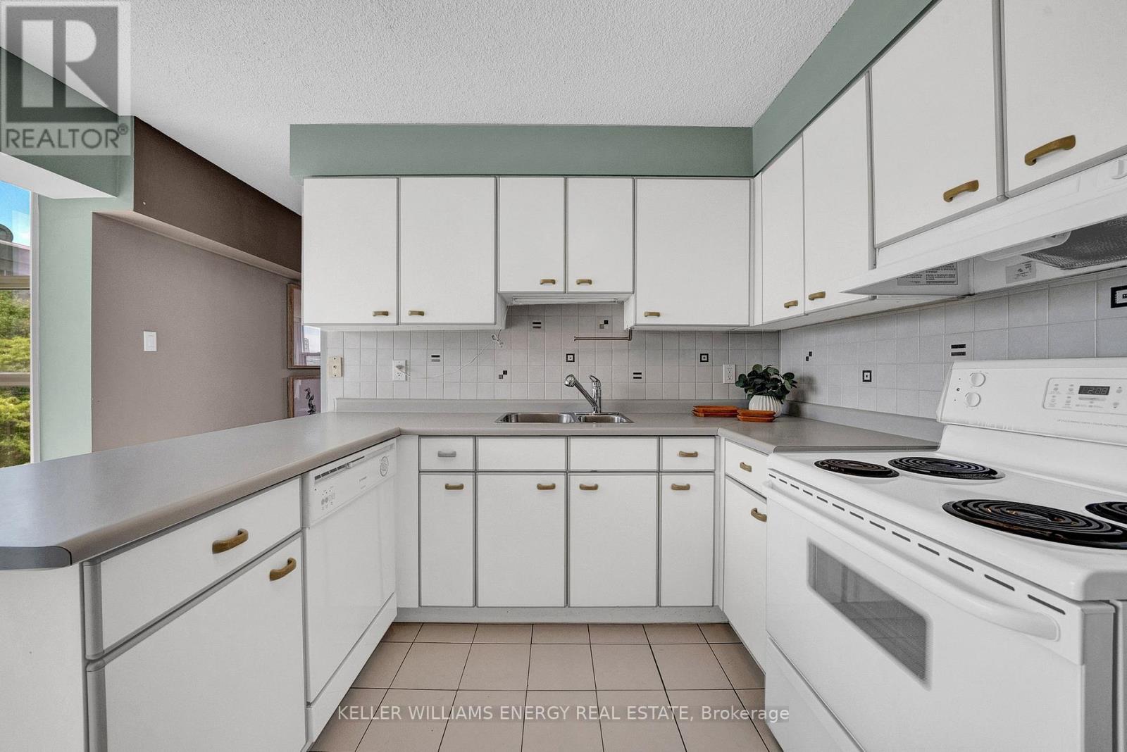 302 - 80 Athol Street E, Oshawa (Central), Ontario  L1H 8B7 - Photo 9 - E12765284