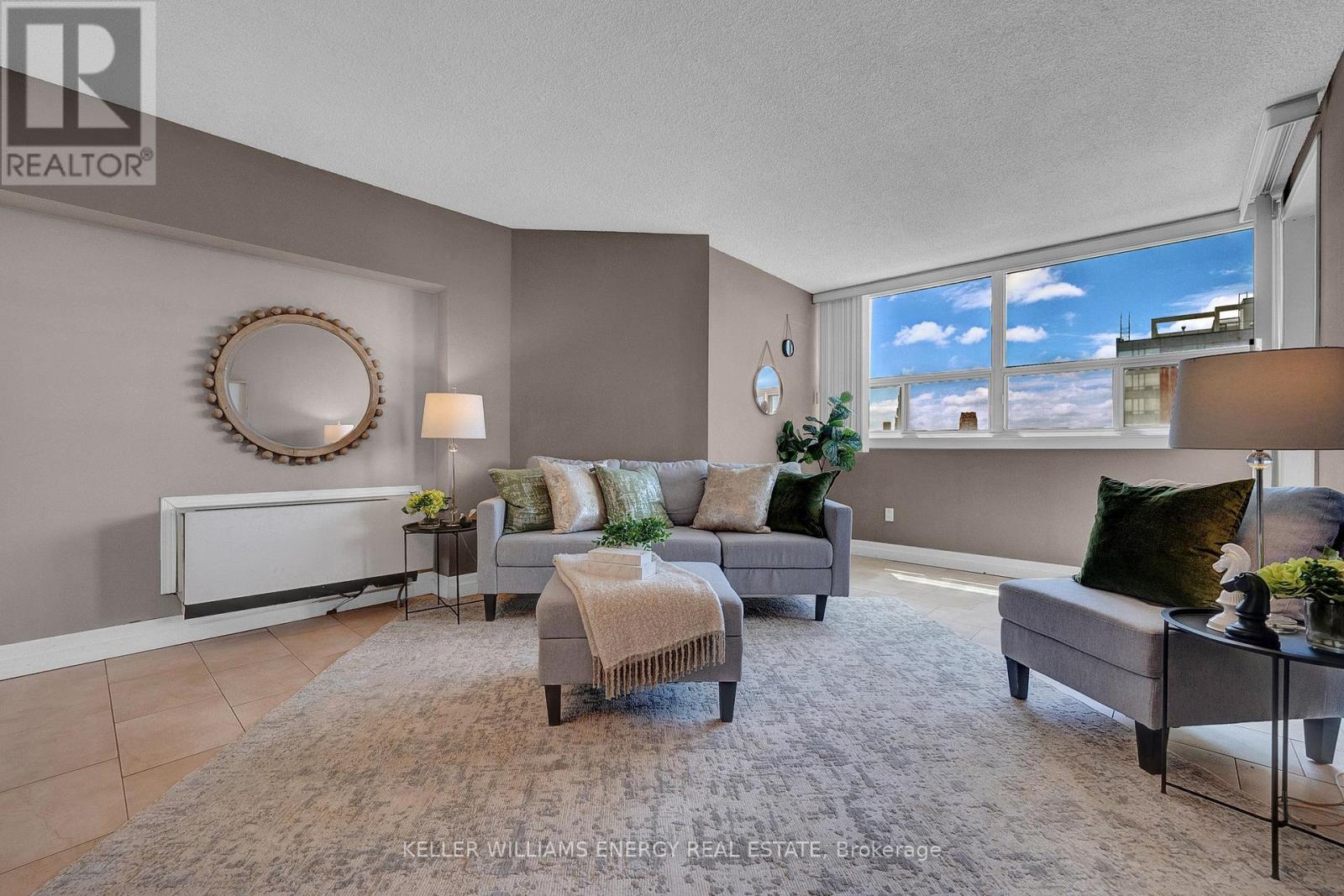 302 - 80 Athol Street E, Oshawa (Central), Ontario  L1H 8B7 - Photo 4 - E12765288