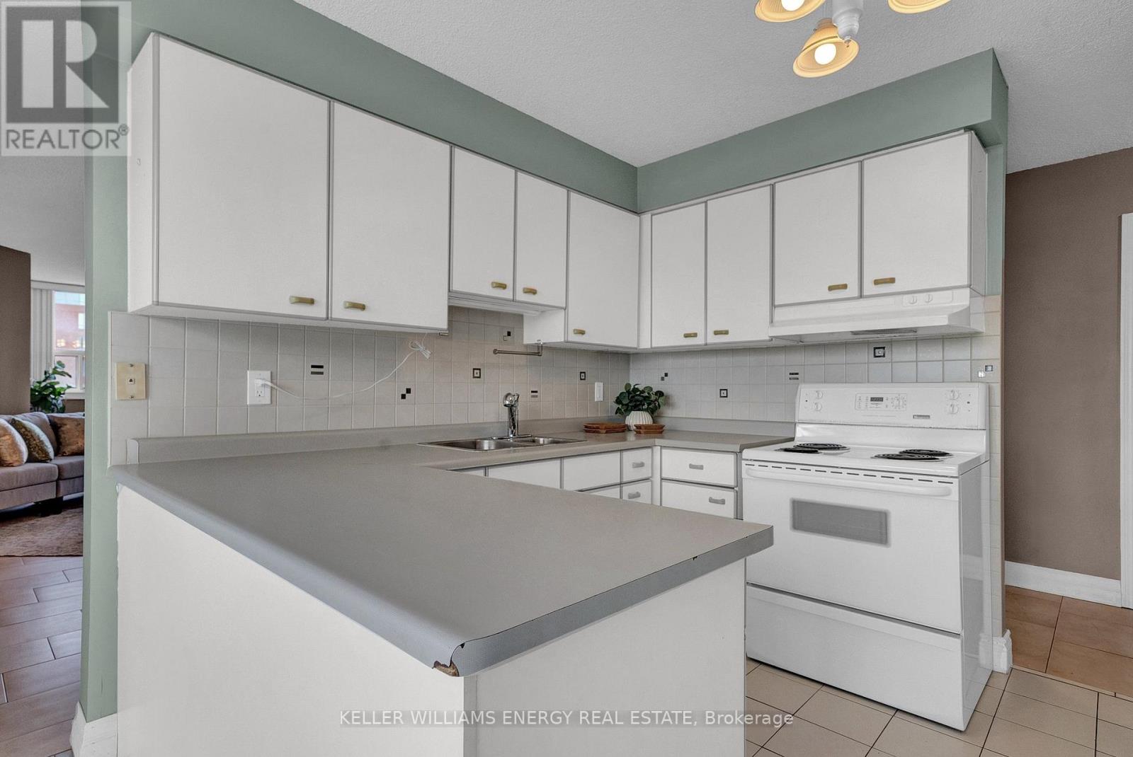 302 - 80 Athol Street E, Oshawa (Central), Ontario  L1H 8B7 - Photo 9 - E12765288