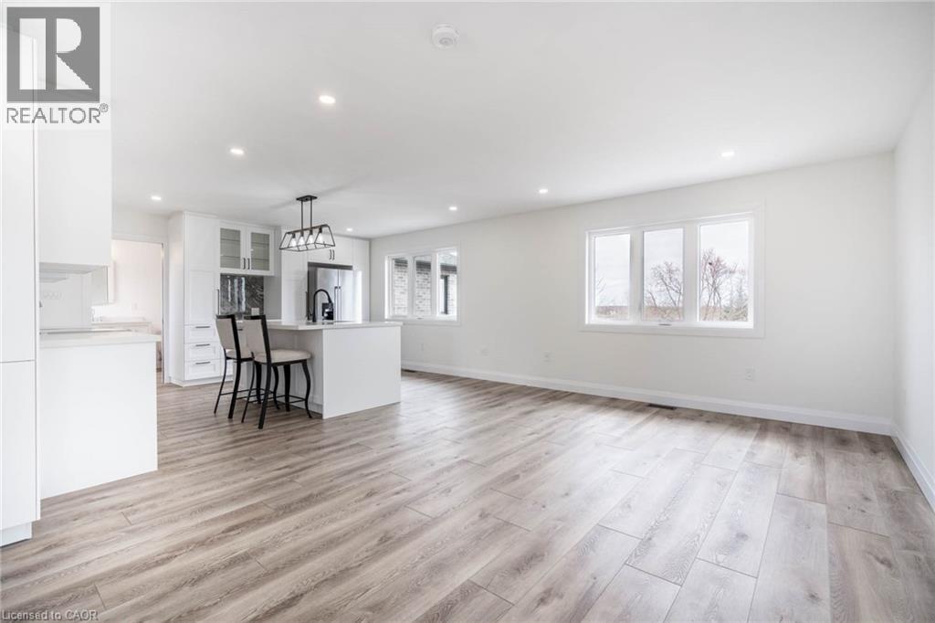 665 Ridge Road W Unit# 2, Grimsby, Ontario  L3M 4E7 - Photo 10 - 40796176