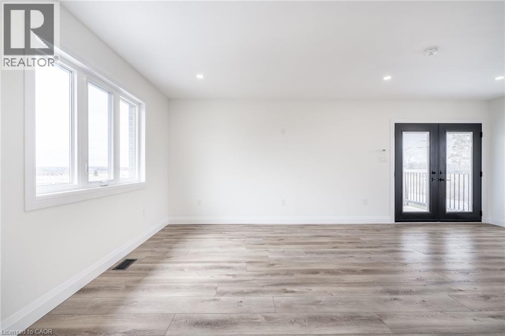 665 Ridge Road W Unit# 2, Grimsby, Ontario  L3M 4E7 - Photo 11 - 40796176