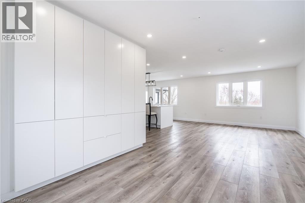 665 Ridge Road W Unit# 2, Grimsby, Ontario  L3M 4E7 - Photo 8 - 40796176