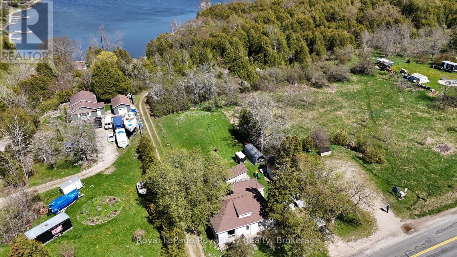 2557 Bruce 9 Road, Northern Bruce Peninsula, Ontario  N0H 1W0 - Photo 2 - X12765242