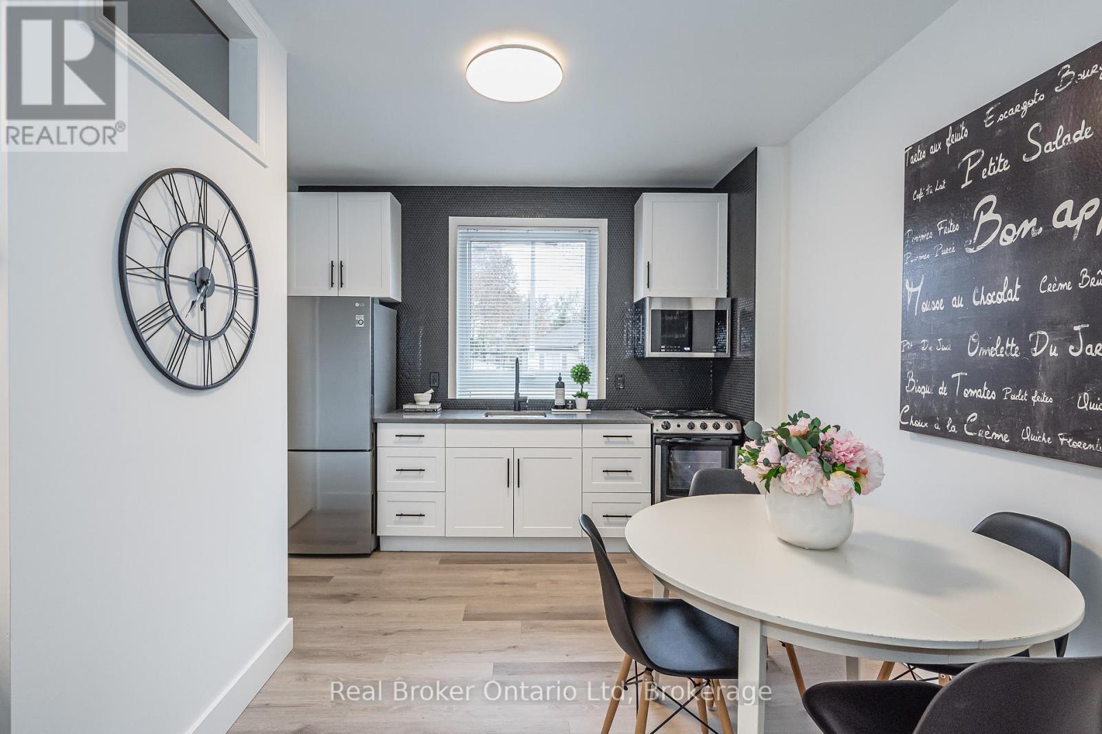 376 York Road, Guelph (St. Patrick's Ward), Ontario  N1E 3H1 - Photo 10 - X12765302