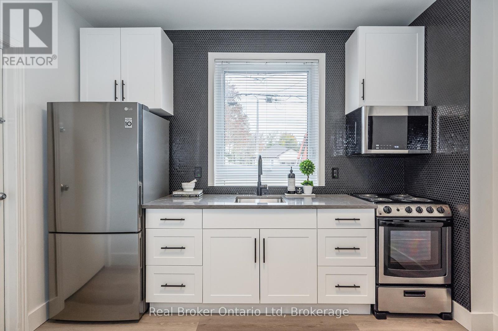 376 York Road, Guelph (St. Patrick's Ward), Ontario  N1E 3H1 - Photo 11 - X12765302