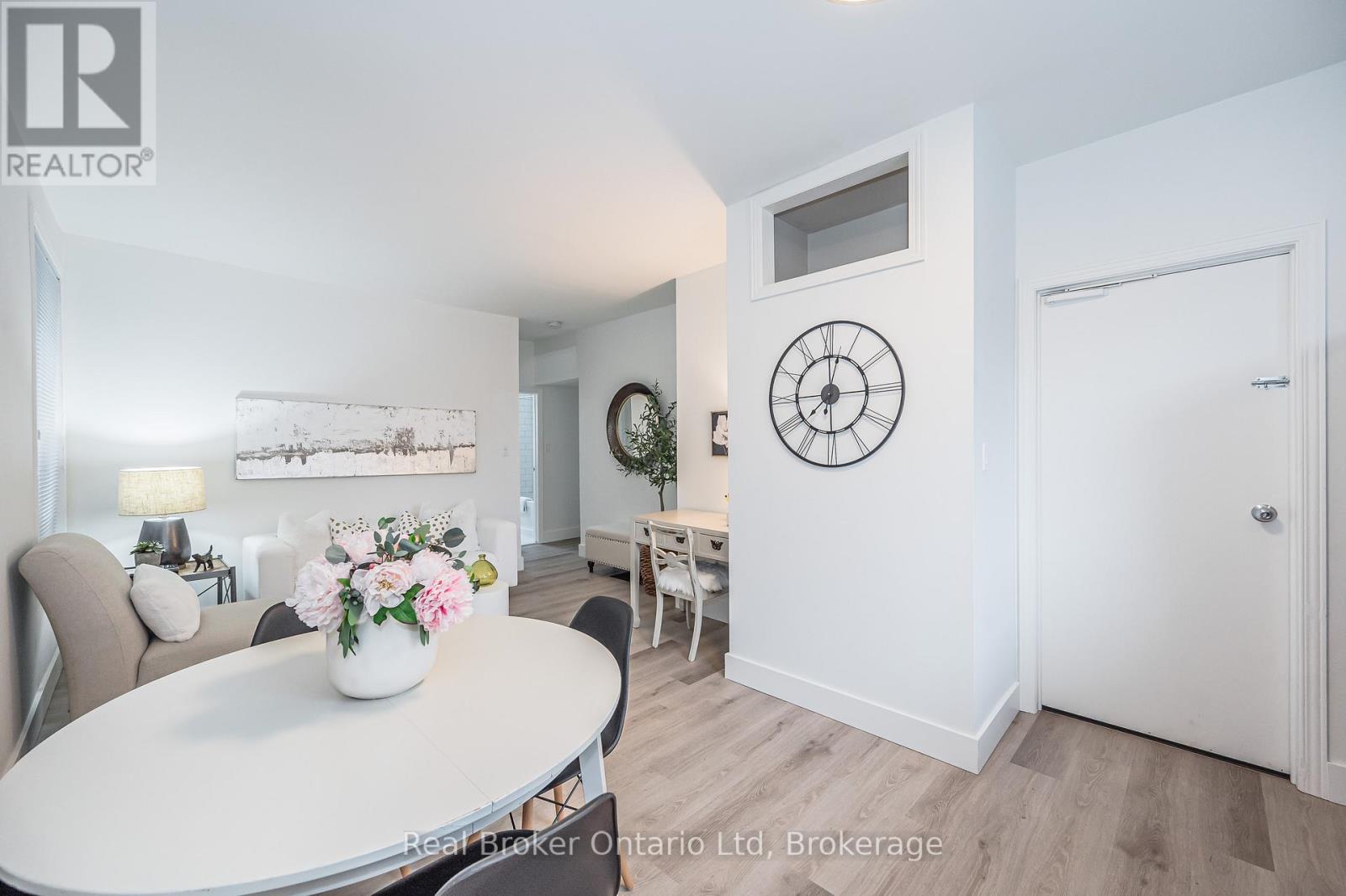 376 York Road, Guelph (St. Patrick's Ward), Ontario  N1E 3H1 - Photo 12 - X12765302