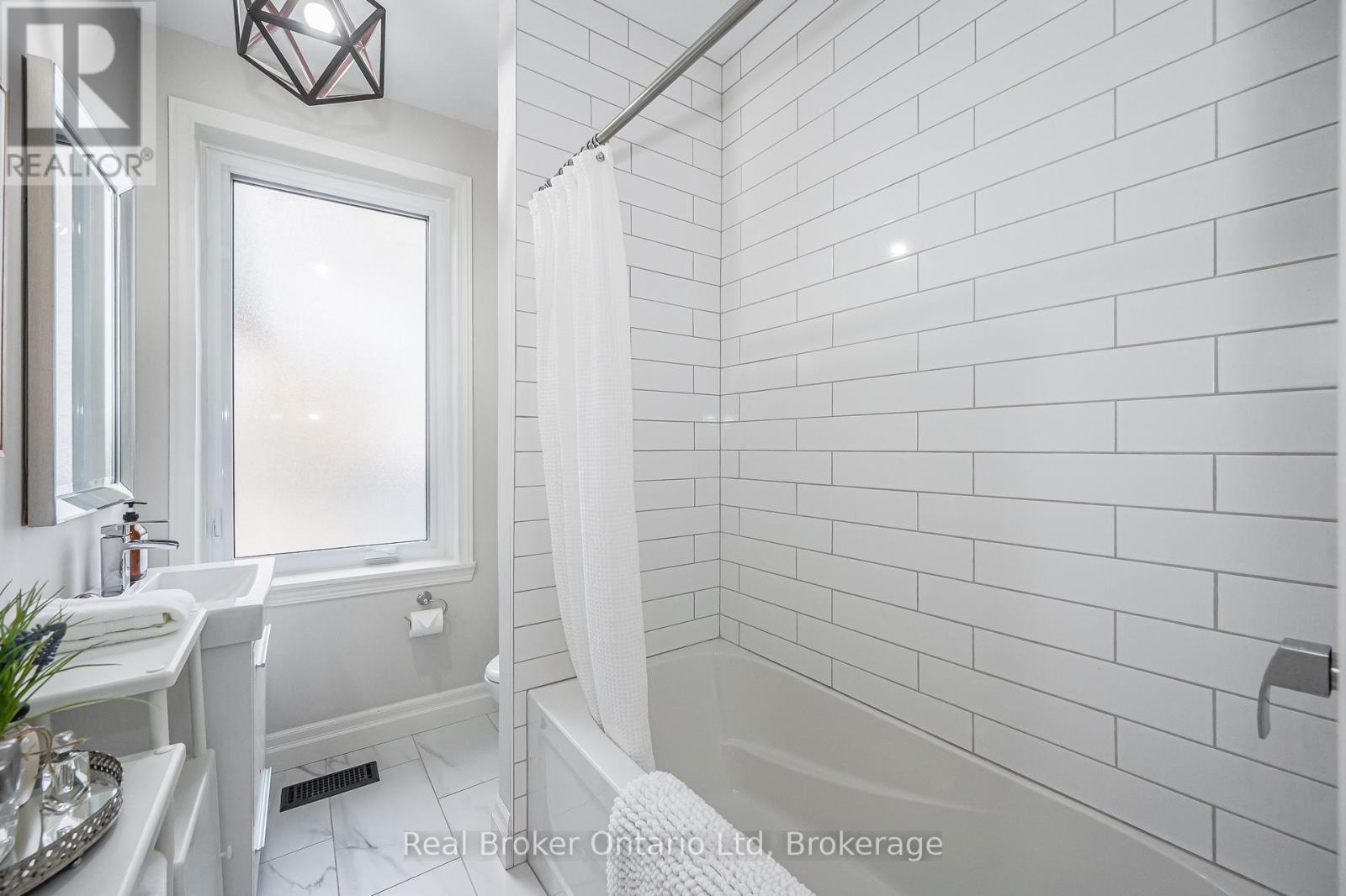 376 York Road, Guelph (St. Patrick's Ward), Ontario  N1E 3H1 - Photo 17 - X12765302