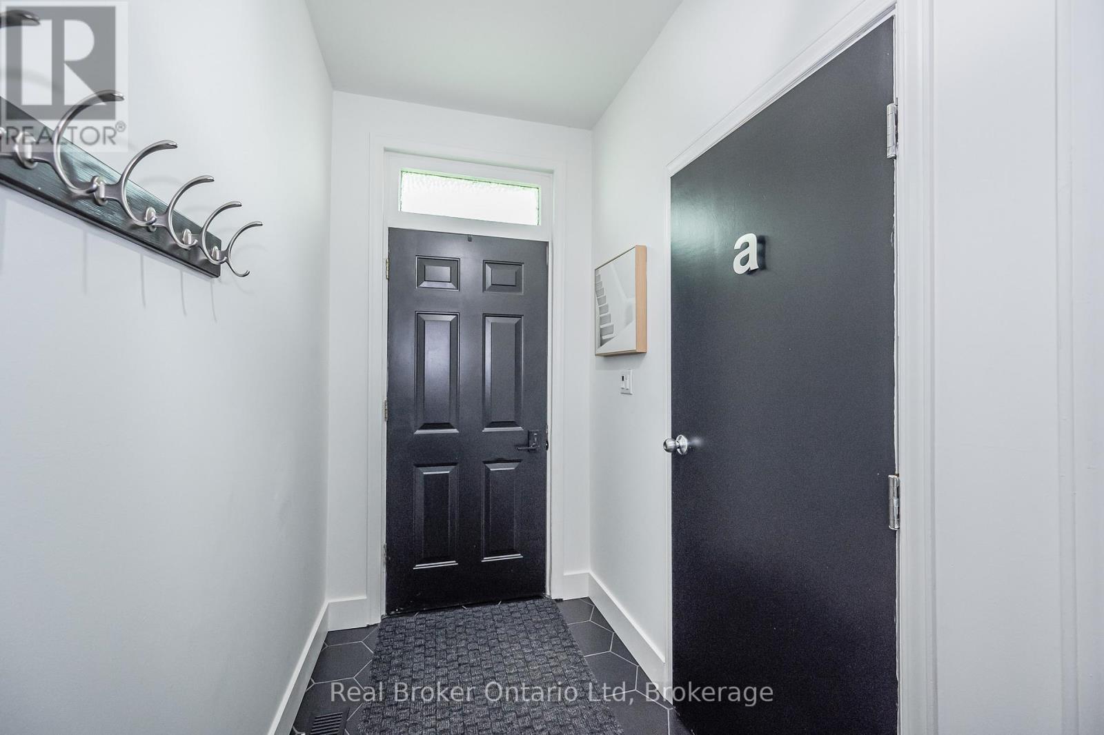 376 York Road, Guelph (St. Patrick's Ward), Ontario  N1E 3H1 - Photo 3 - X12765302