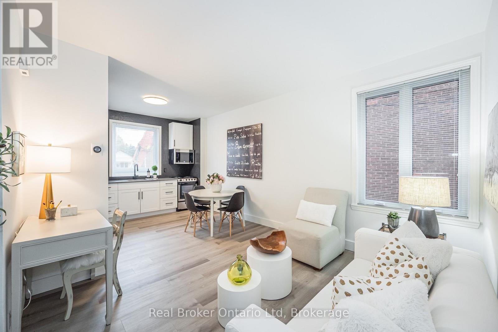 376 York Road, Guelph (St. Patrick's Ward), Ontario  N1E 3H1 - Photo 6 - X12765302