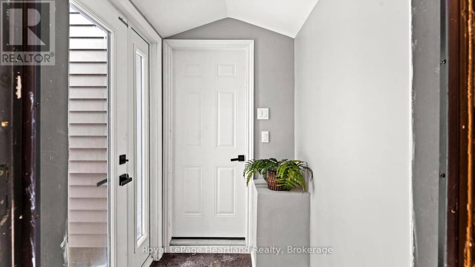 162 Wellington Street S, Goderich, Ontario  N7A 3T4 - Photo 18 - X12765390