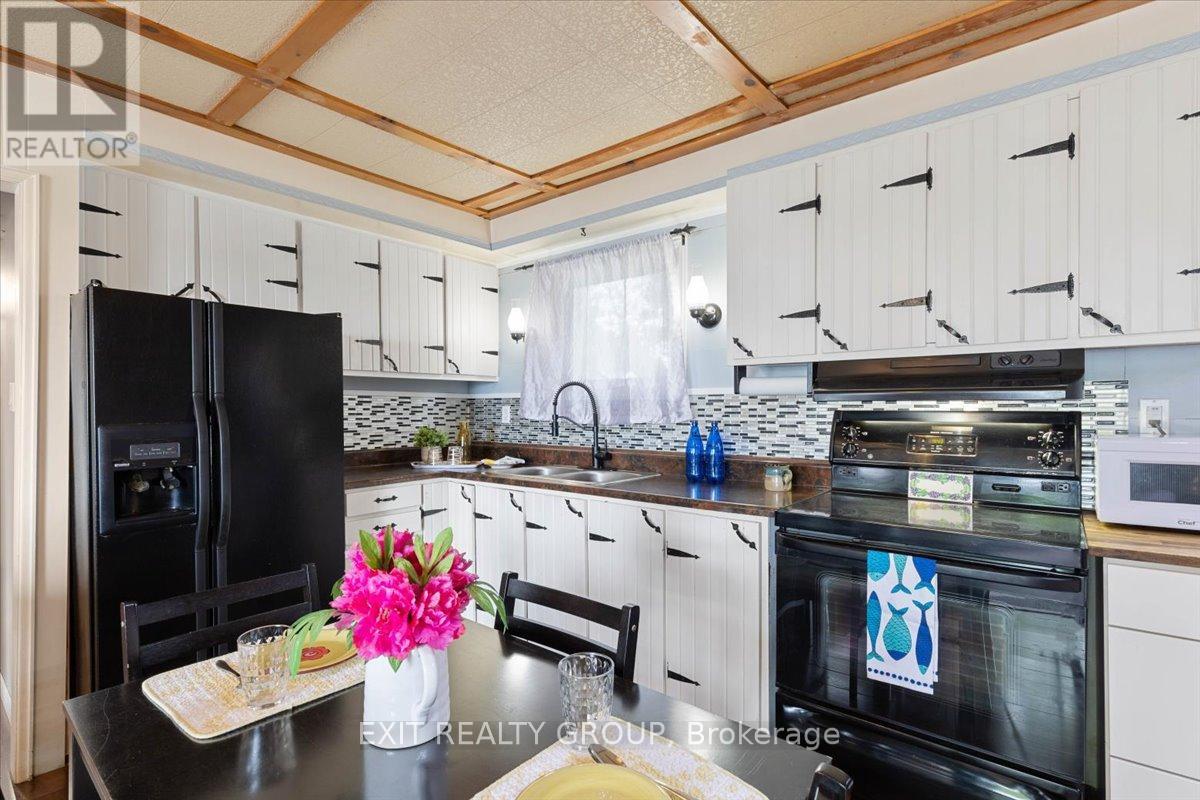 82 Outlet Road, Prince Edward County (Athol Ward), Ontario  K0K 1P0 - Photo 7 - X12765436