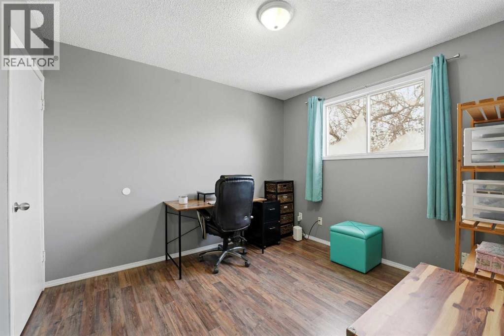 403 Terrace Park, Red Deer, Alberta  T4N 1V8 - Photo 12 - A2281011