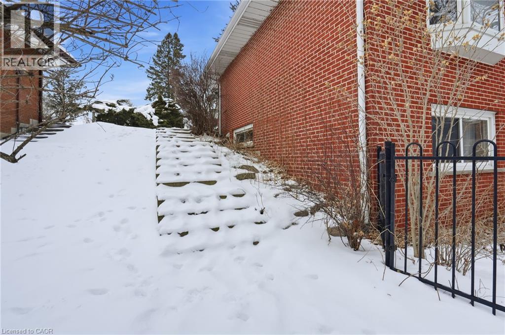 97 Robinhood Drive, Dundas, Ontario  L9H 4G2 - Photo 34 - 40802469