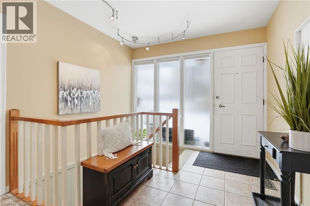 97 Robinhood Drive, Dundas, Ontario  L9H 4G2 - Photo 3 - 40802469