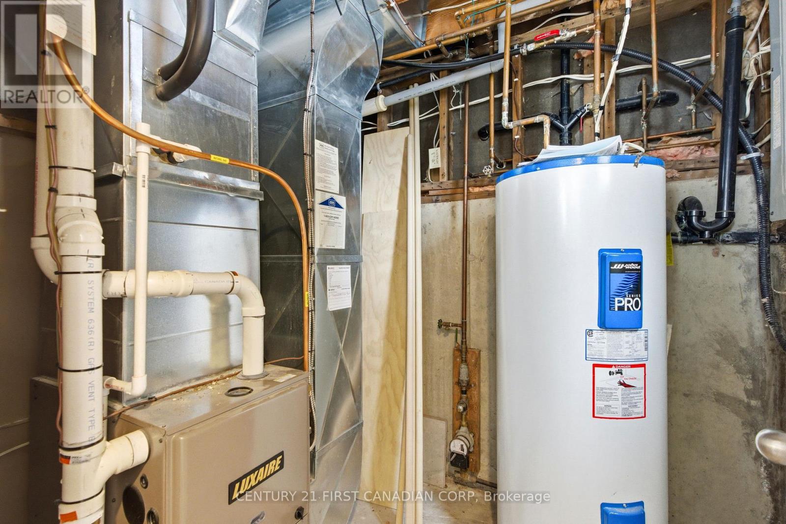 7641 Lakeshore Road, Lambton Shores, Ontario  N0N 1J0 - Photo 31 - X12765188