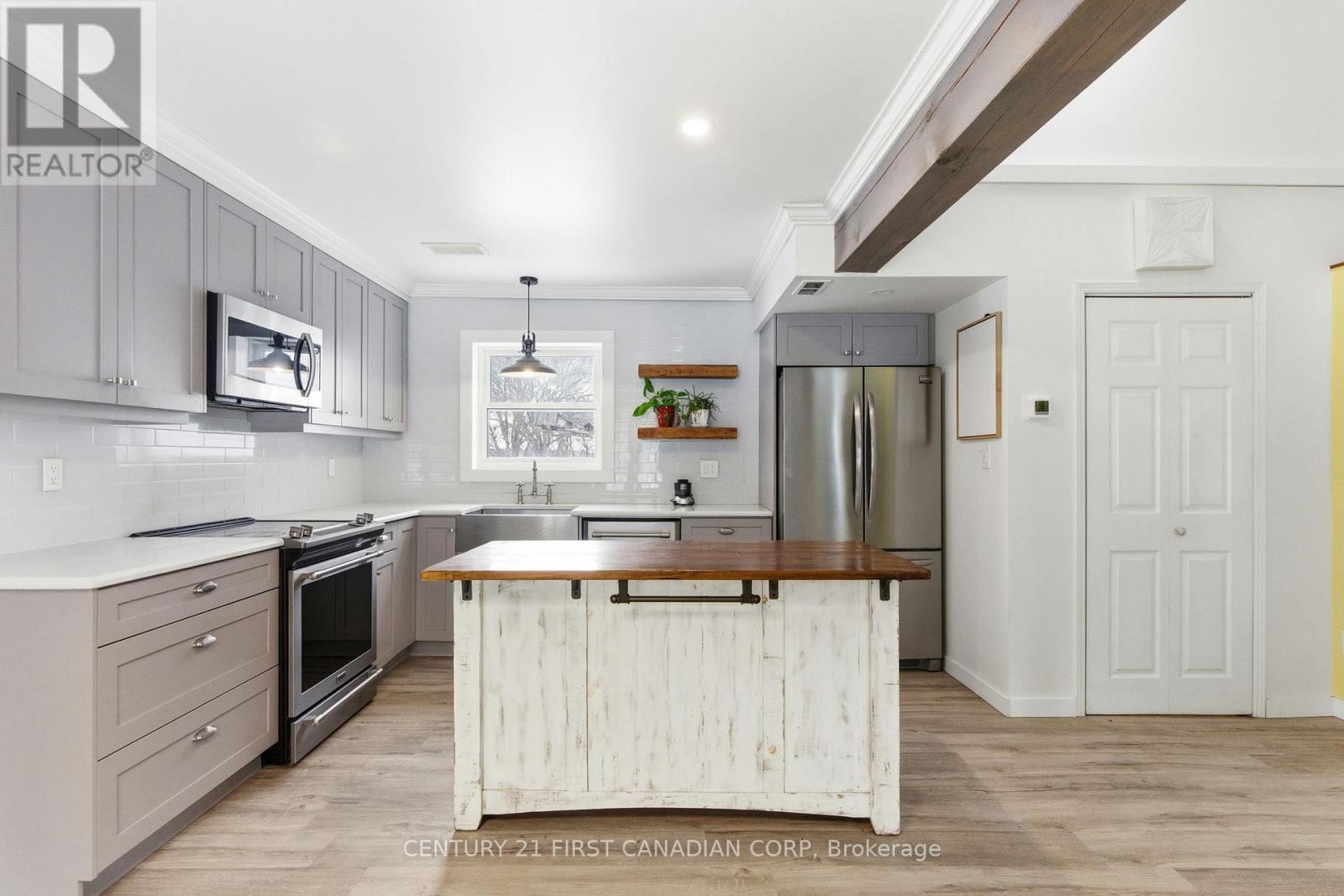 7641 Lakeshore Road, Lambton Shores, Ontario  N0N 1J0 - Photo 8 - X12765188